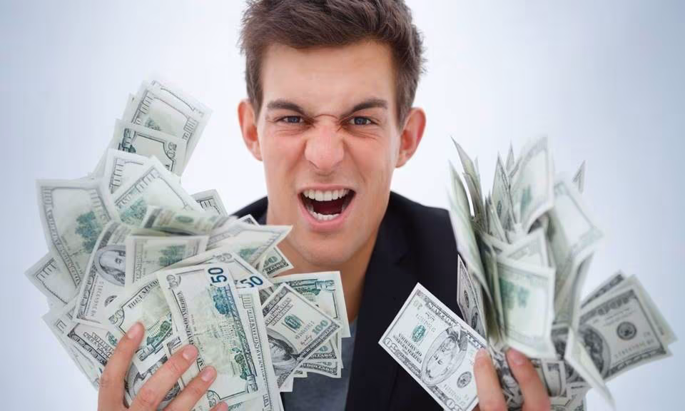 Sinh ra trong 3 khung giờ vàng này, ắt giàu có cả đời