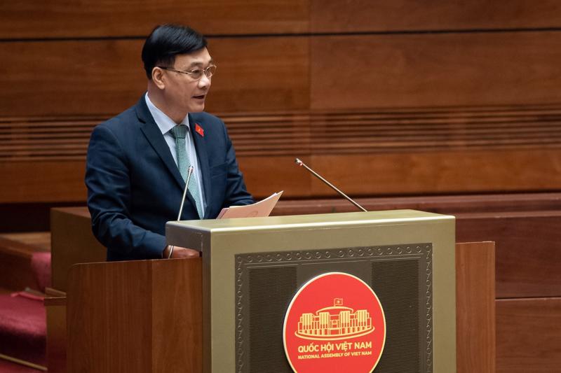 Chủ nhiệm Ủy ban Kinh tế Vũ Hồng Thanh báo cáo thẩm tram dự án Luật Đất đai (sửa đổi) ngày 9/6/2023.