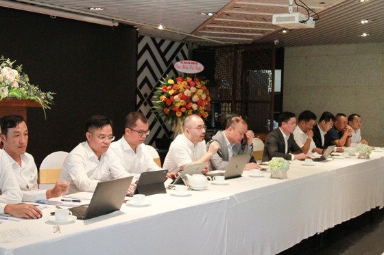 Ông Nguyễn Vũ Hùng - Phó Giám đốc Khối QLRR điều hành phiên thảo luận tại Hội thảo