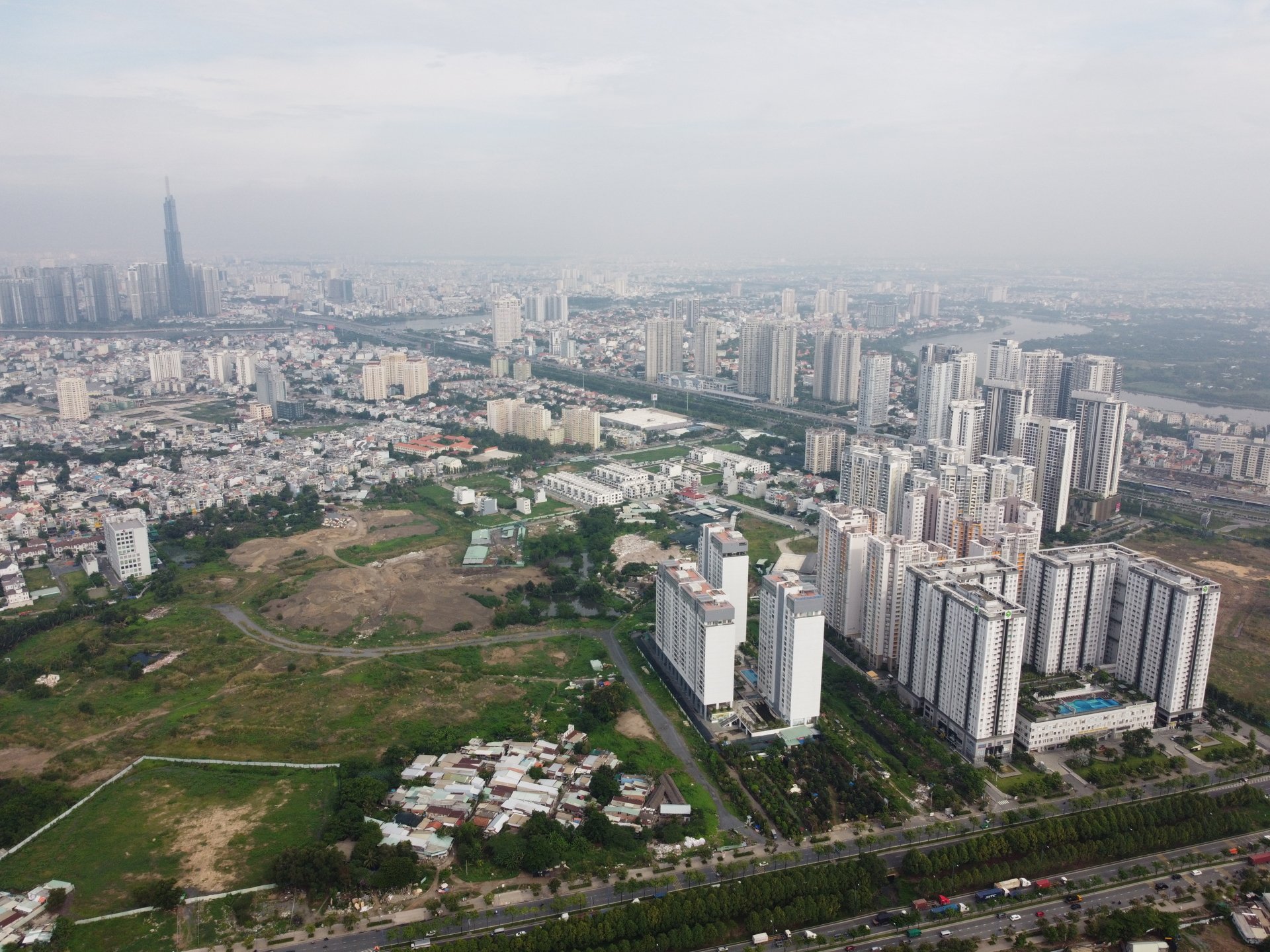 Nhiều dự án bất động sản đang “nằm chờ”, TP.HCM thành lập hội đồng thẩm định giá đất Nhiều dự án bất động sản đang “nằm chờ”, TP.HCM thành lập hội đồng thẩm định giá đất