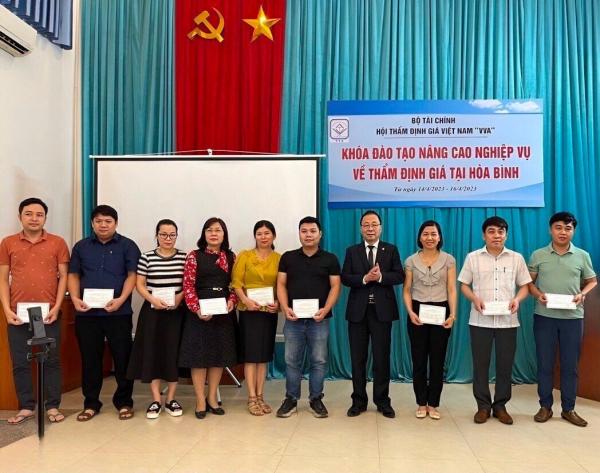 Các doanh nghiệp thẩm định giá đối diện thuận lợi và rủi ro gì khi sử dụng trợ lý, cộng tác viên thẩm định giá?