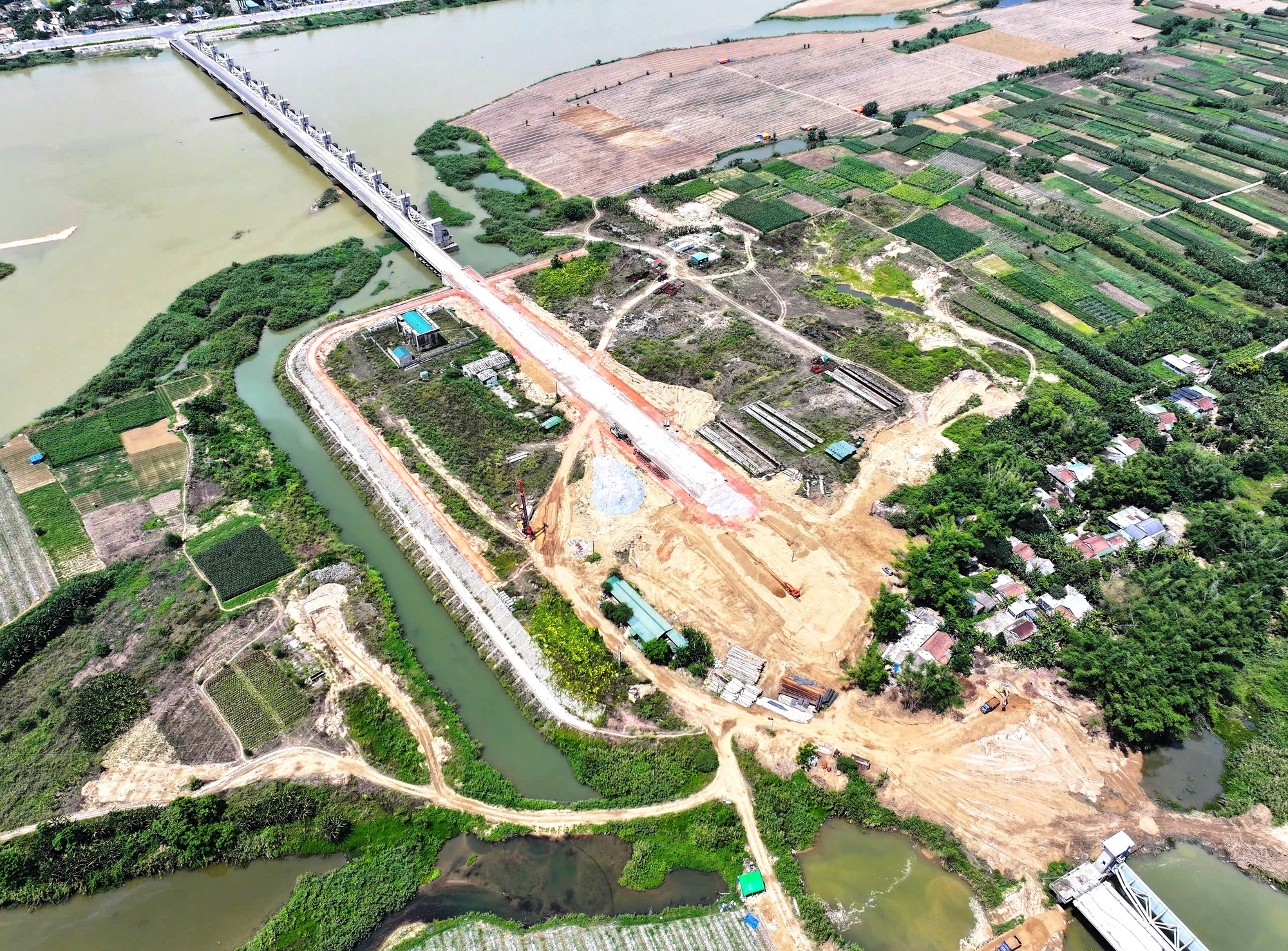Vì sao TP Quảng Ngãi áp giá đền bù đất ở cho dân quá thấp?