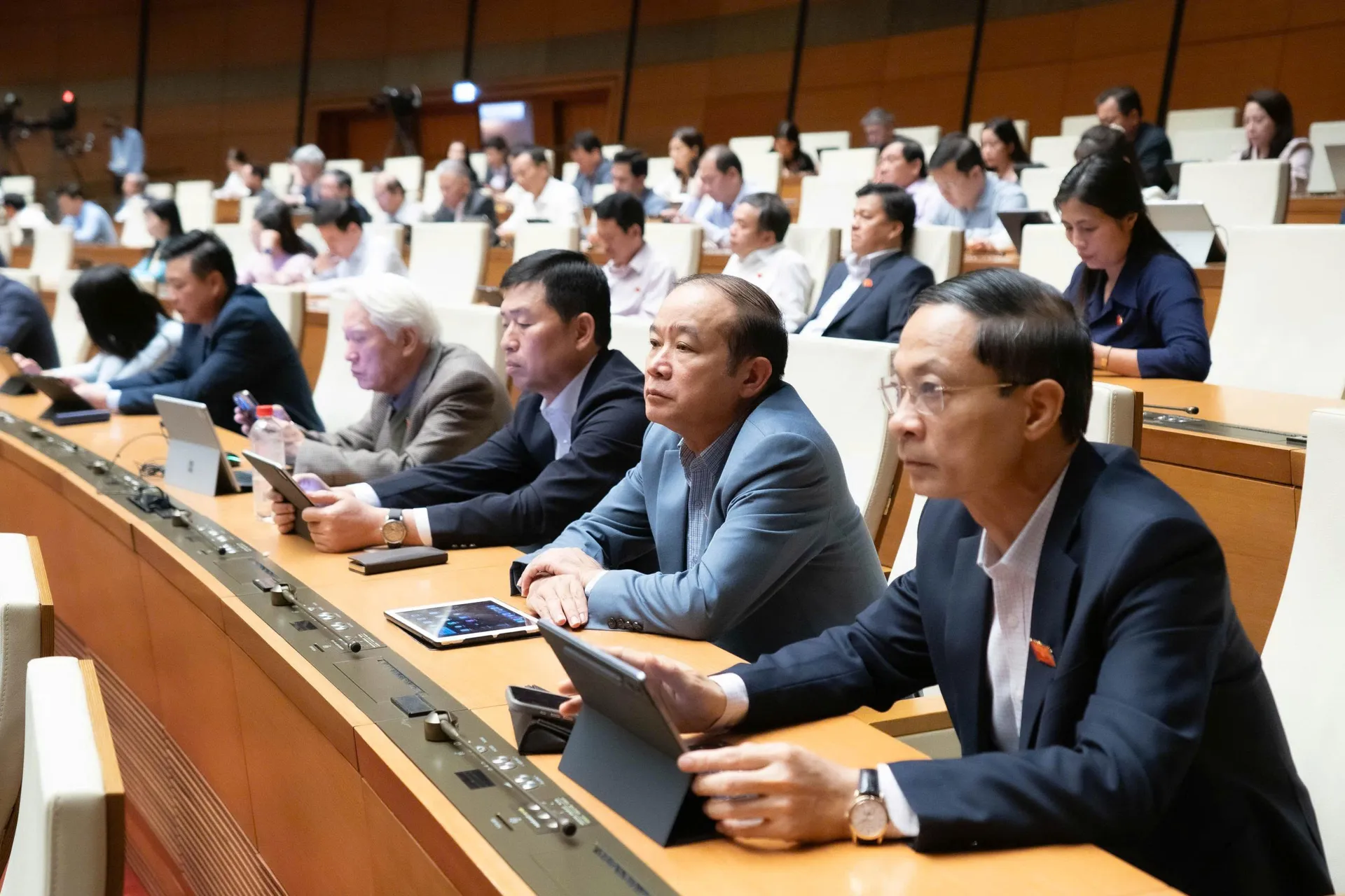 Quốc hội thông qua Luật Giá sửa đổi, tăng phân cấp, siết quản lý